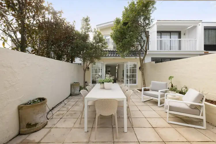 33 View Street
