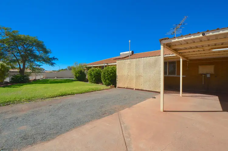 4 Yanderra Crescent