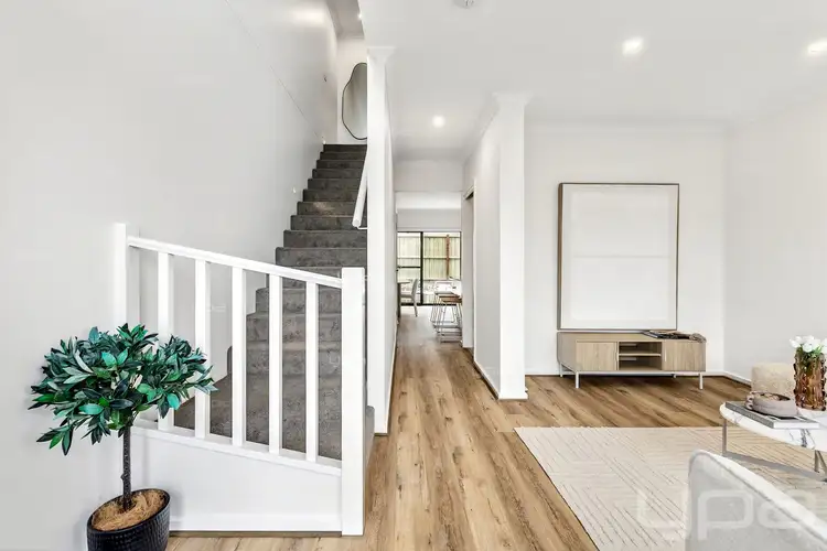 16 Lipari Crescent