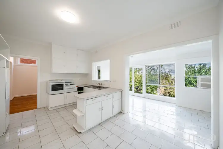 17 Dumossa Avenue
