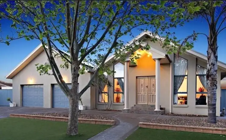 6 Englewood Crt