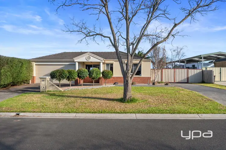25 Haywood Grove