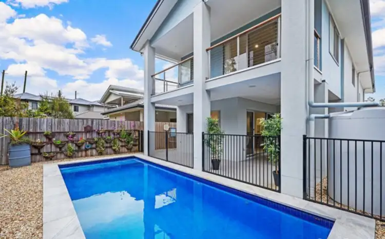 18 Tasman Boulevard