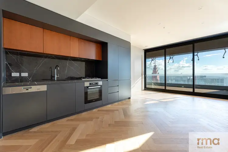 117 Bathurst Street