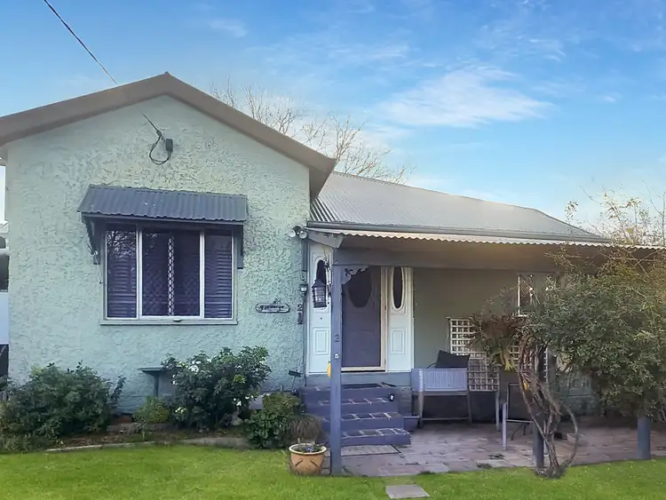 2 Symes Street