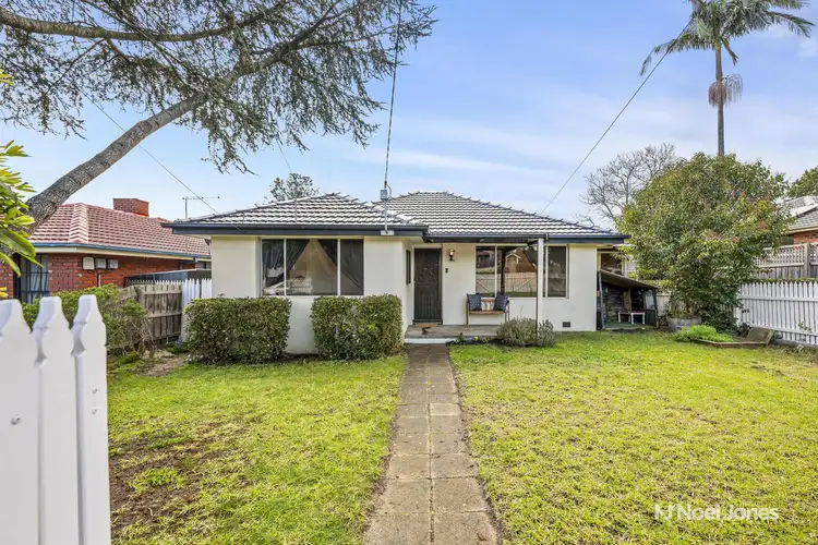 40A Sevenoaks Avenue