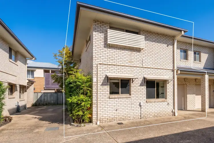 10 Fleet Drive
