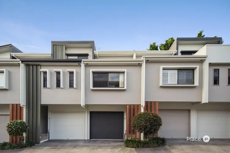 4 Lewis Place