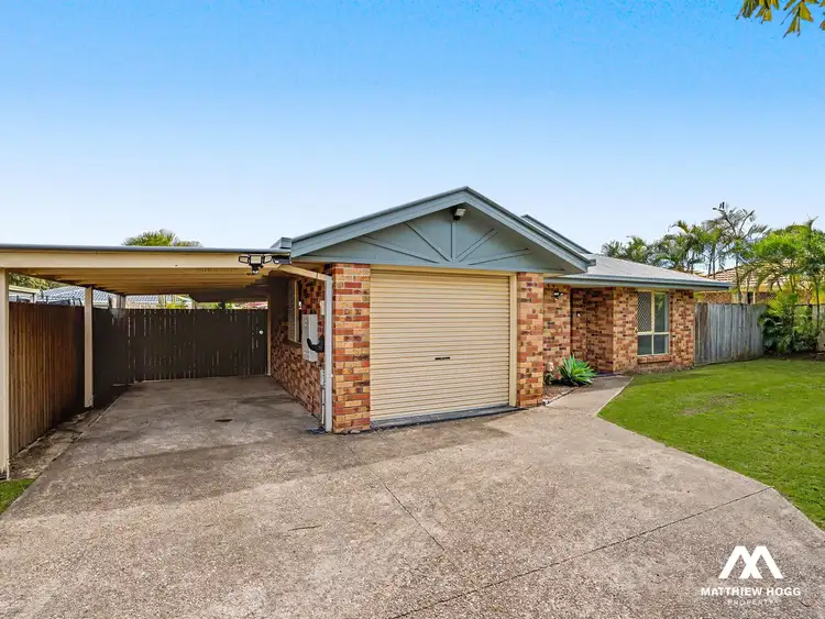 6 Oakwood Court