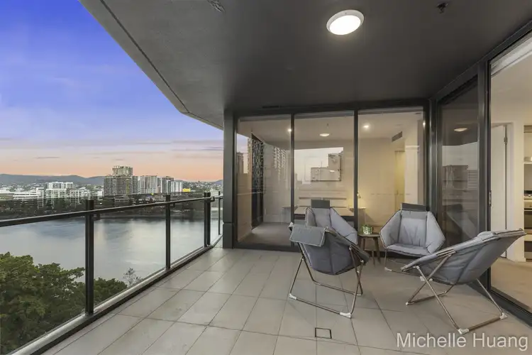25 Bouquet Street