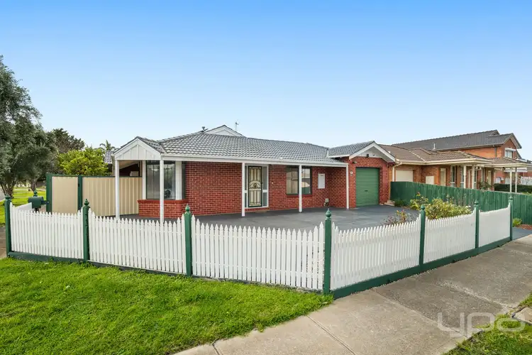50 Saratoga Crescent