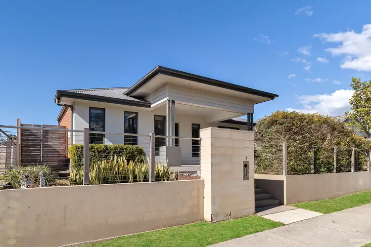 7 Gollan Avenue