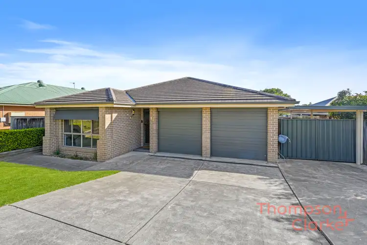 30 Saddlers Drive