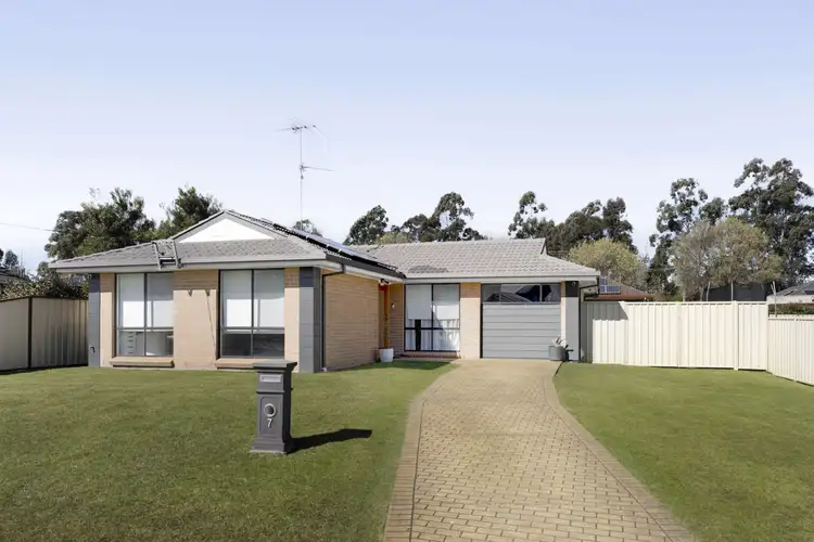 7 Harper Close