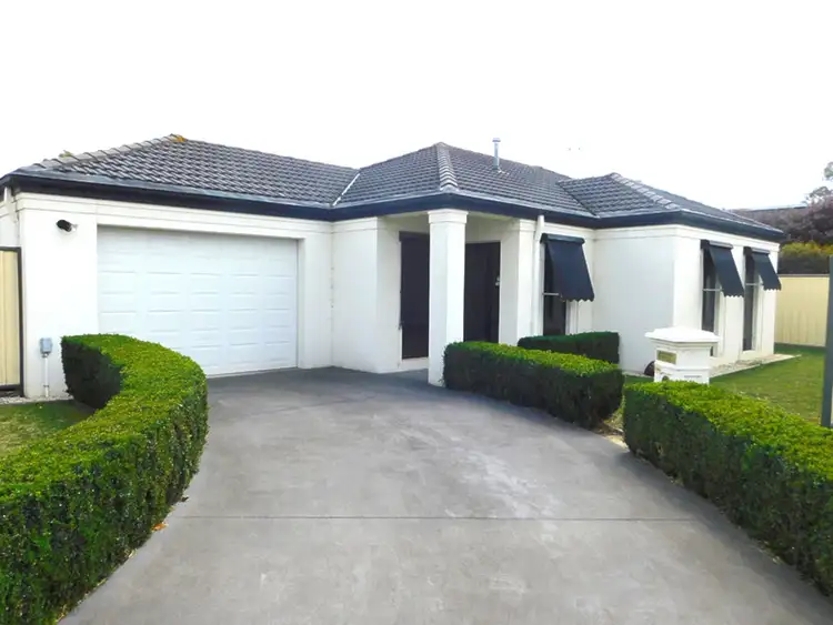 10 Weir Street