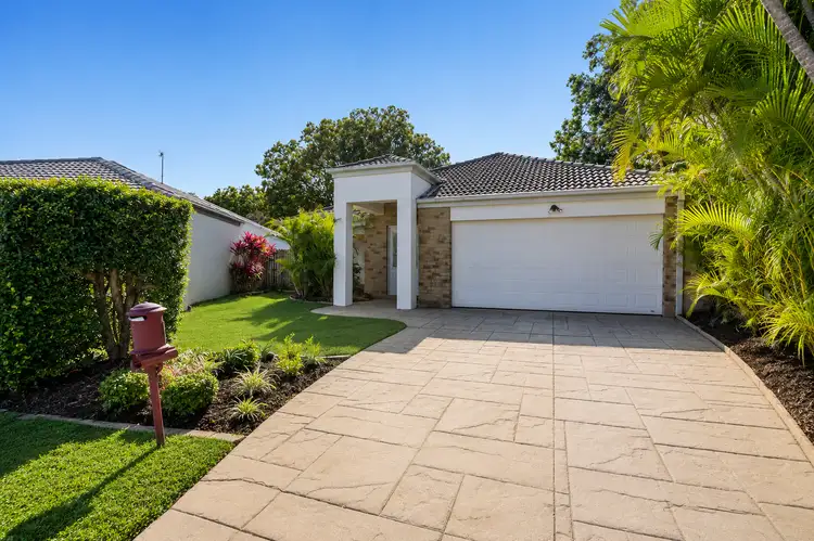23 Hillsborough Close