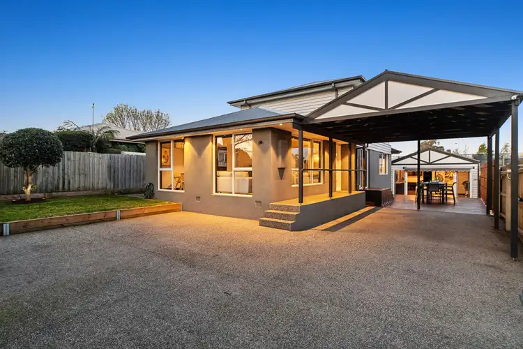 40 Dunsterville Crescent