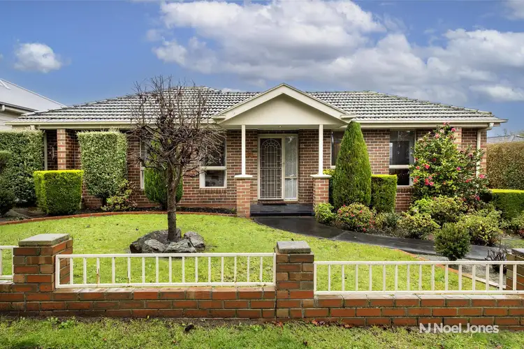16 Wenwood Street