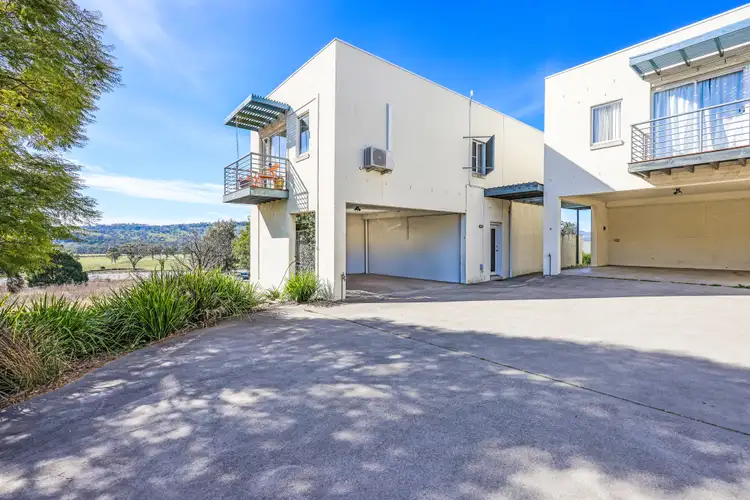 15 Lofberg Court