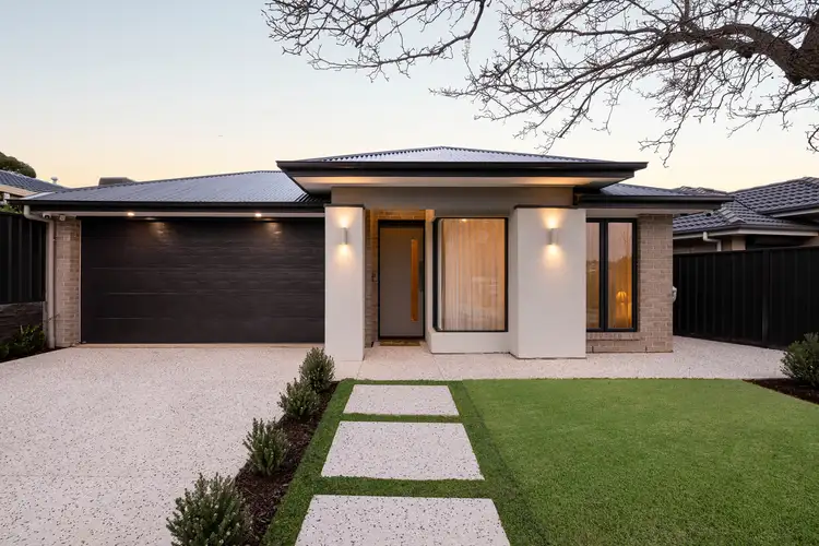 11 Tench Court