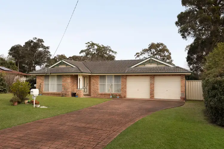 4 Harper Close