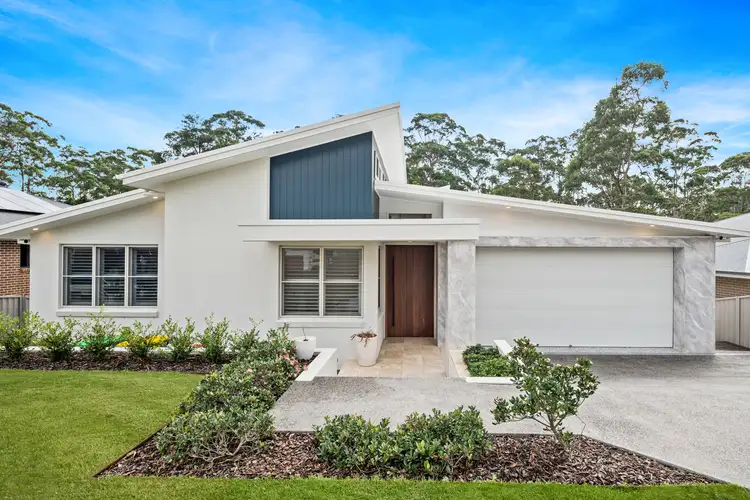16 Cassinia Close