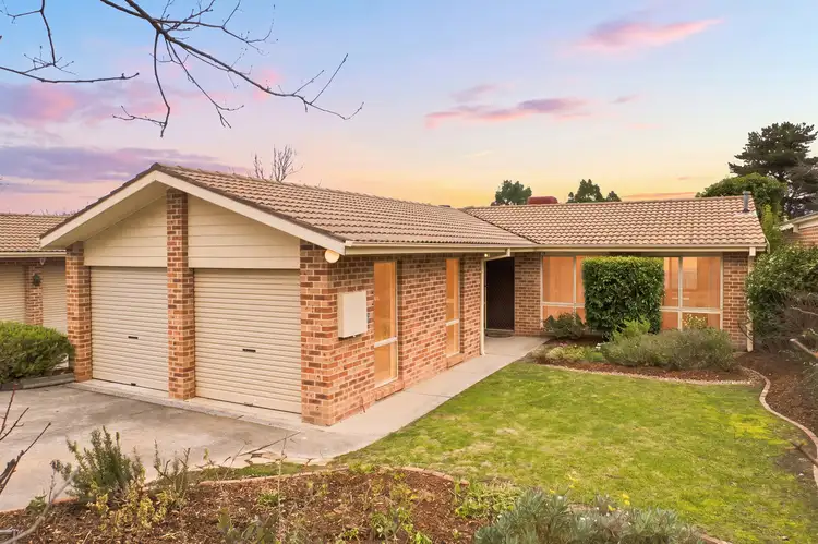1B Buntine Crescent