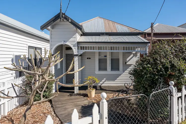37 Fullerton Street