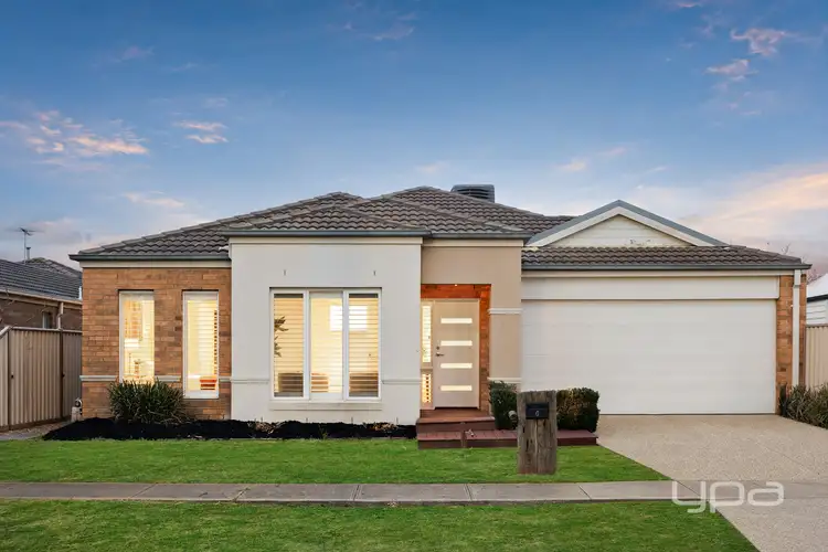 6 Fremantle Close