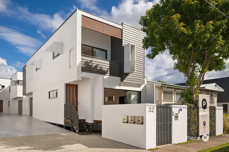 32 McDonald Street