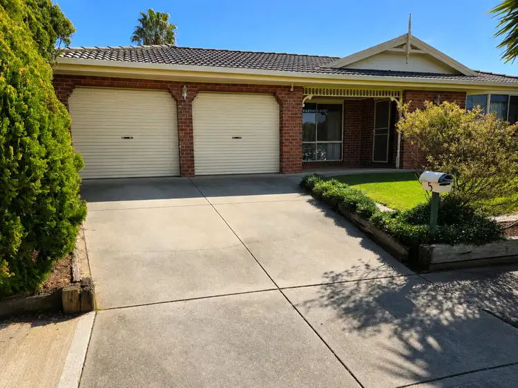 5 Sonia Court