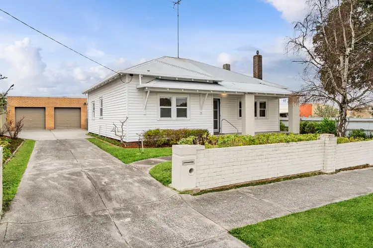 14 Lyons Street