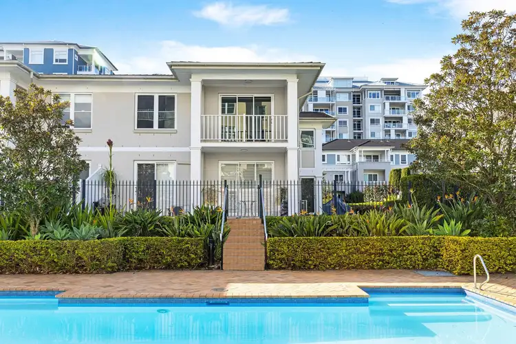 6-8 Woodlands Avenue