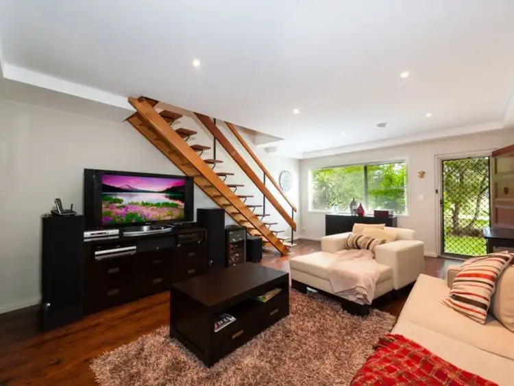 2 Greenlees Avenue