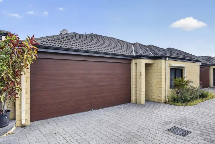 25B Dallington Crescent