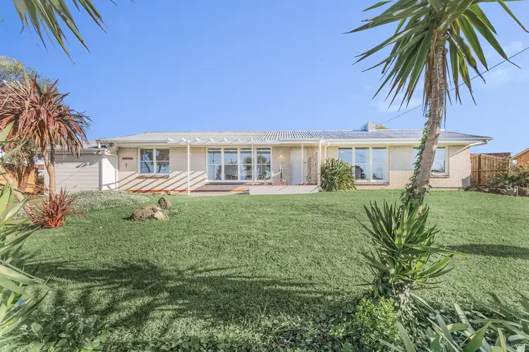 7 Hillside Avenue