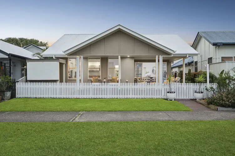 22 Lakedrive Crescent, Marcoola QLD 4564