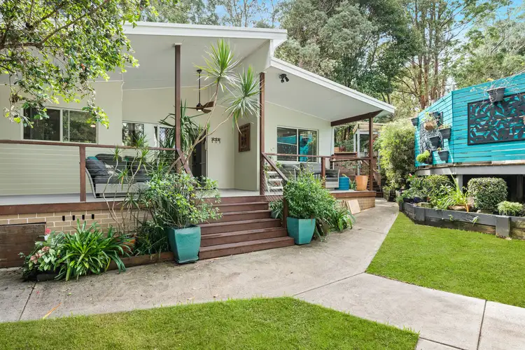 11a Meadow Road