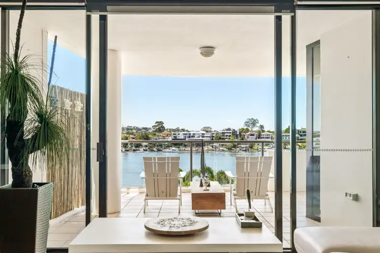 1 Gray Street