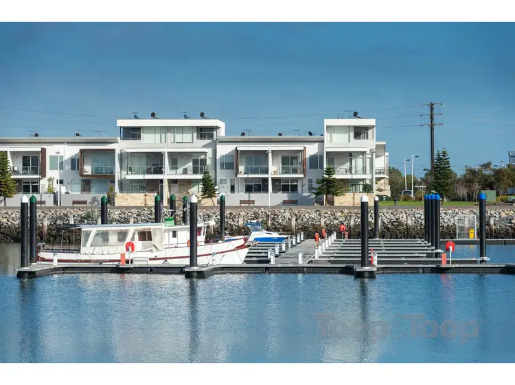 16 Parri Crescent, New Port SA 5015
