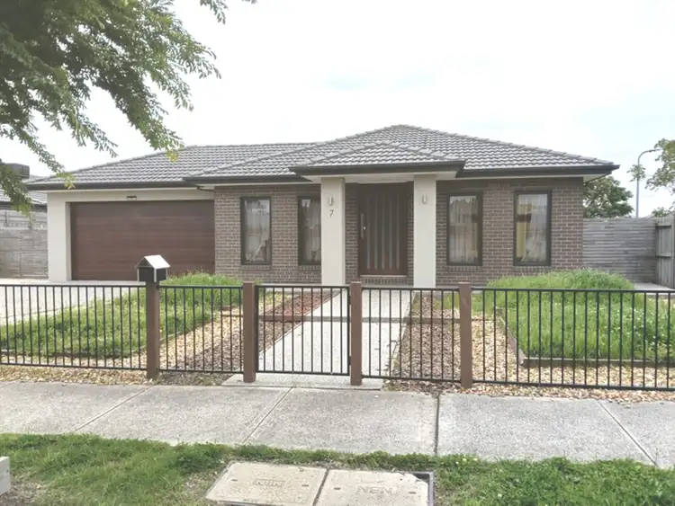 7 Papley Avenue