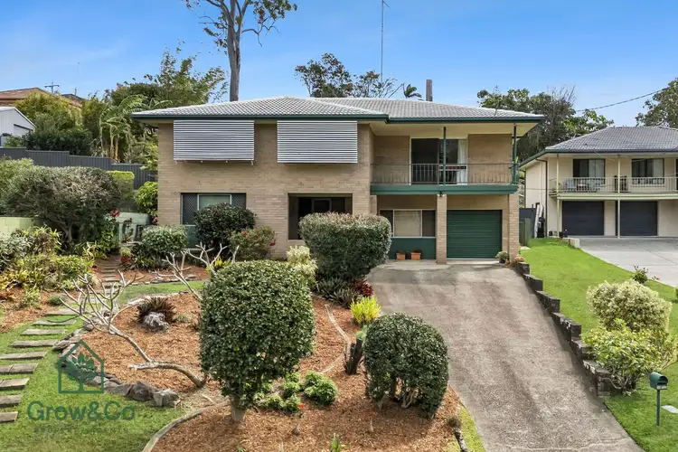 12 Blaxland Avenue