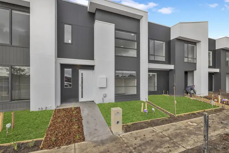 6a Nelson Street, Cranbourne East VIC 3977