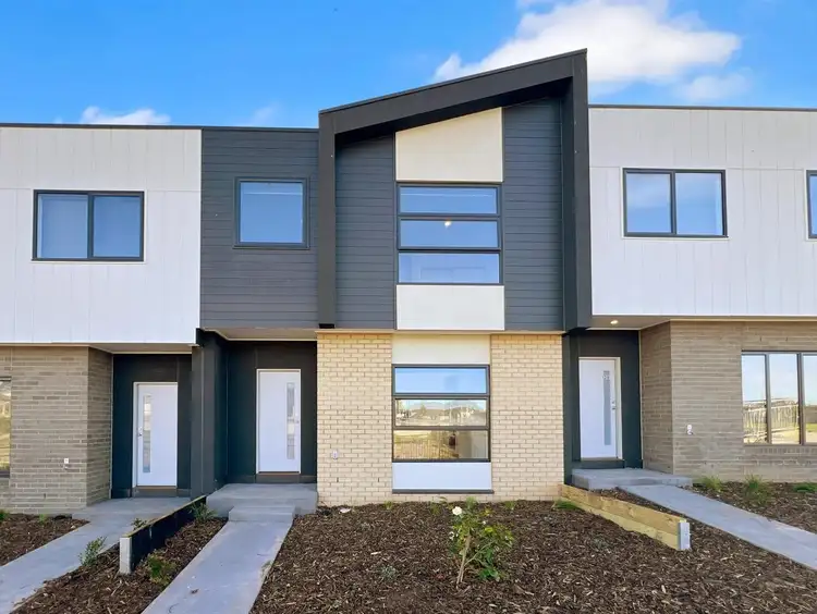 57 Medallion Boulevard