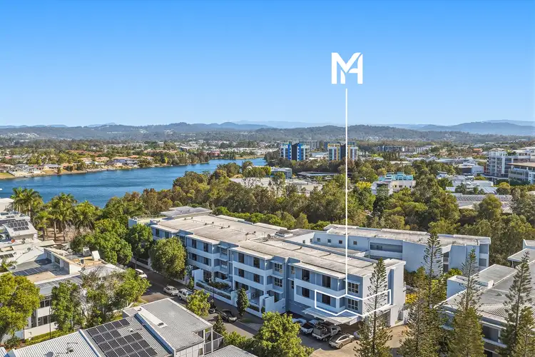 1-7 Moores Crescent