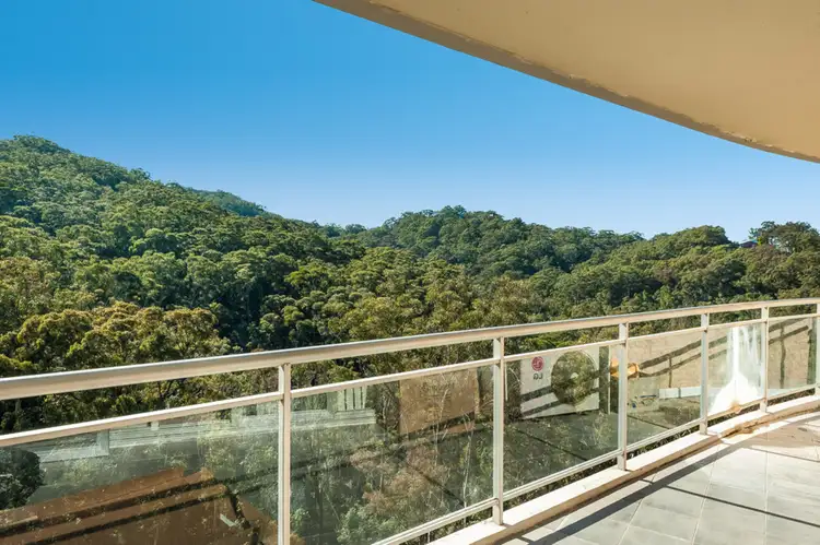165/80 John Whiteway Drive, Gosford NSW 2250