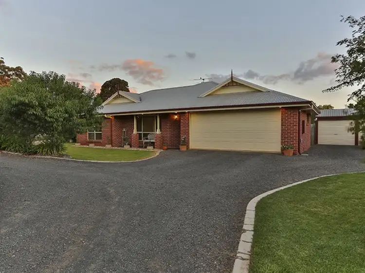 15 McLachlan Drive, Highfields QLD 4352