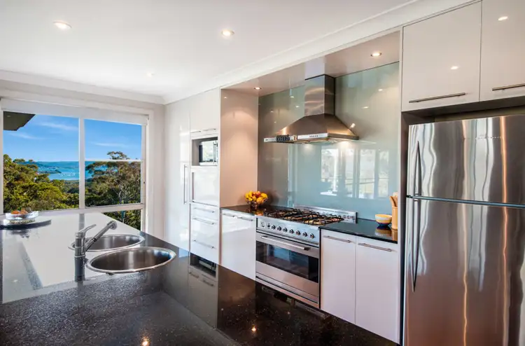 69 Meadow Road, Springfield NSW 2250