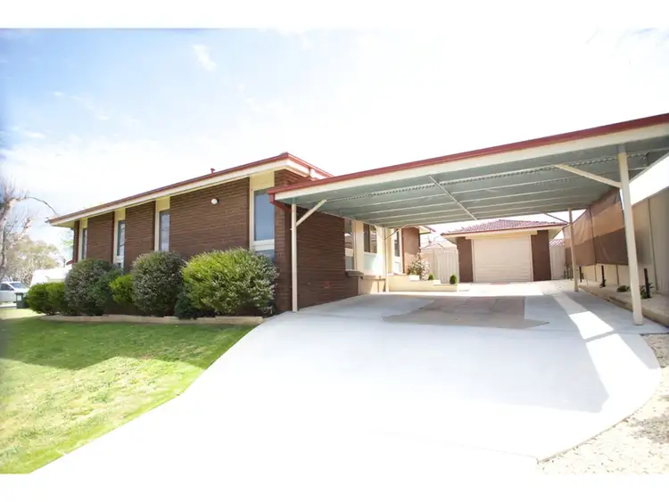 17 Bassett Drive, West Bathurst NSW 2795