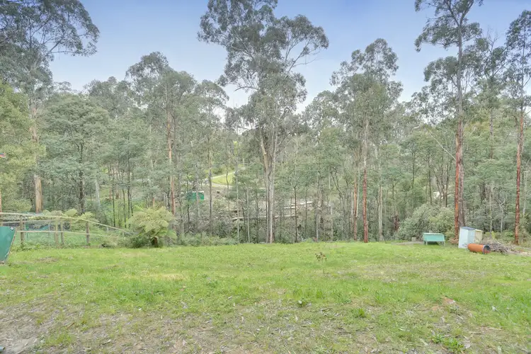 39 Mountain Road, Cockatoo VIC 3781